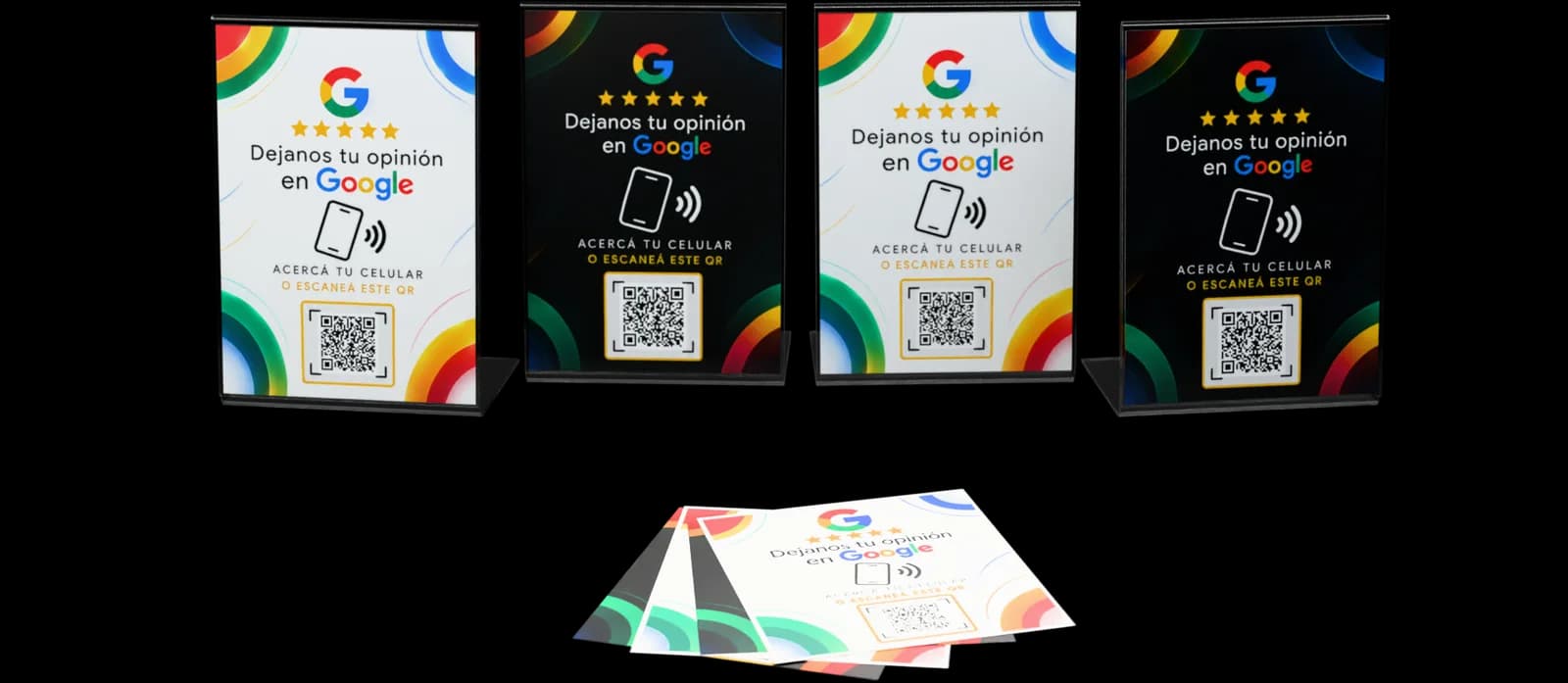 Varios displays y stickers NFC + QR, blancos y negros
